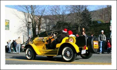 Sugarfest Bear at the 2007 Blowing Rock Christmas Parade in the Mountains of North Carolina